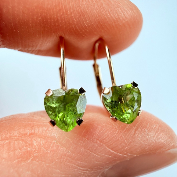 10K Solid Yellow Gold Peridot Hearts Caspian Inc Leverback Drop Vintage Earrings